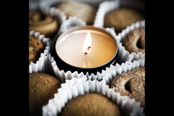 נר עיסוי חושני Sensations Massage Candle